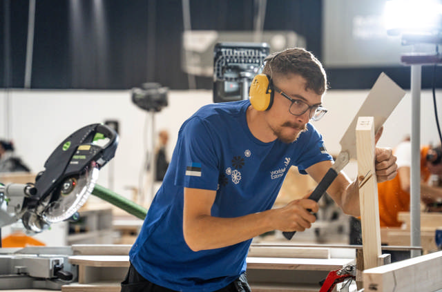 Rasmus keskpaik ehitab Euroskills võistlustööd
