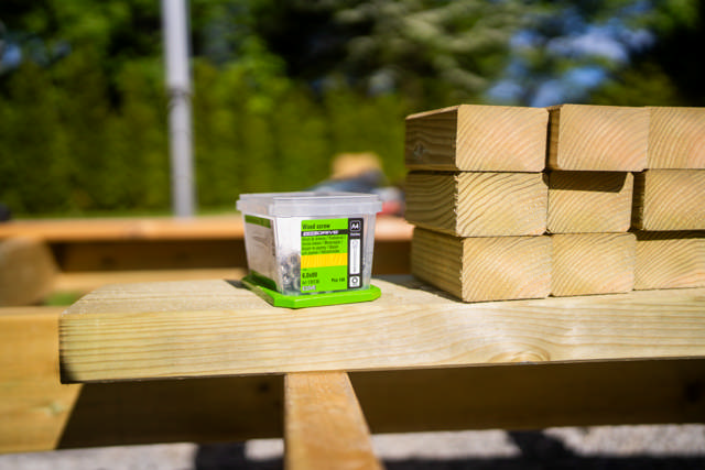 terrassikruvikarp terrassilaudade peal